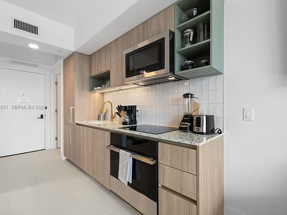 5th image of 159 NE 6th St #3206