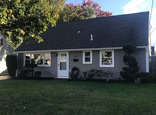 56 W Warren St, Iselin, NJ