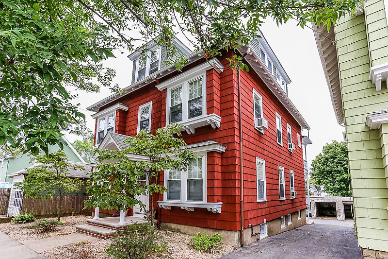1st image of 18 Roslyn St #2
