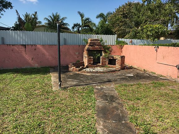 5th image of 20522 NW 23rd Ct