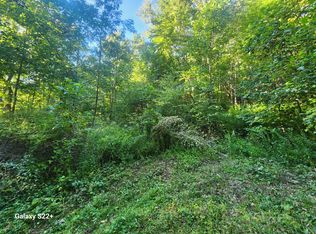 2 Ac Off, Rupert, WV 25984