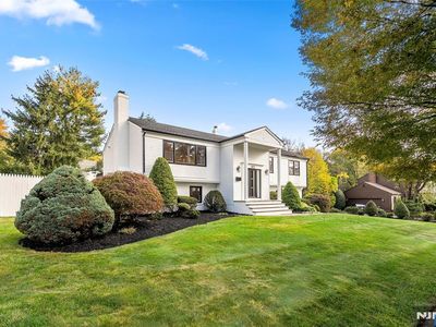 812 Ridgewood Ave, Oradell, NJ, 07649