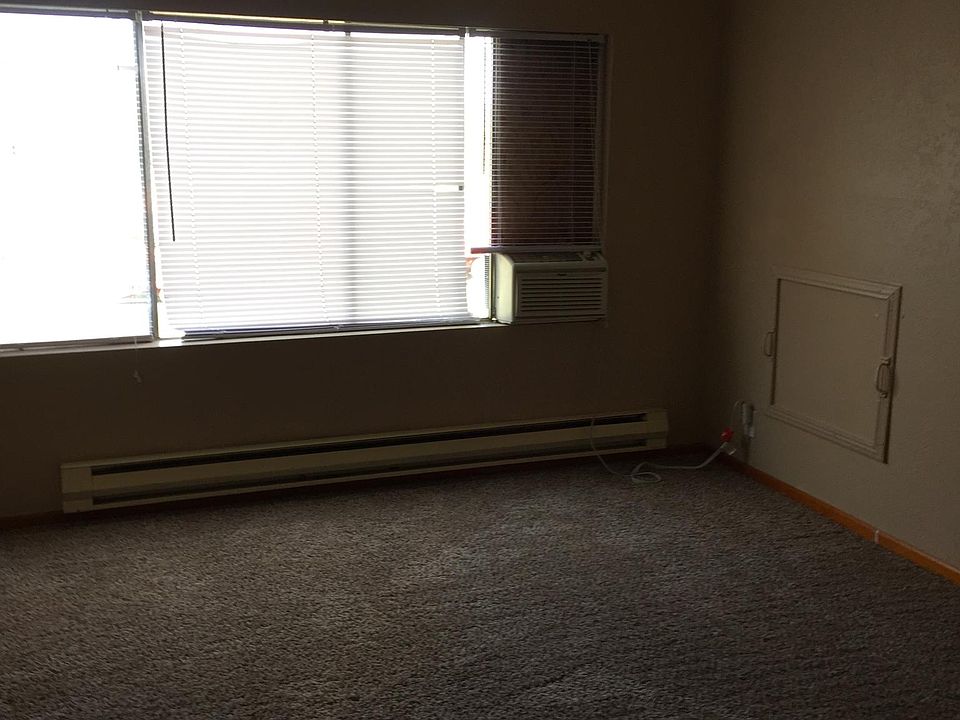 2nd image of 4856 NE Stephens St