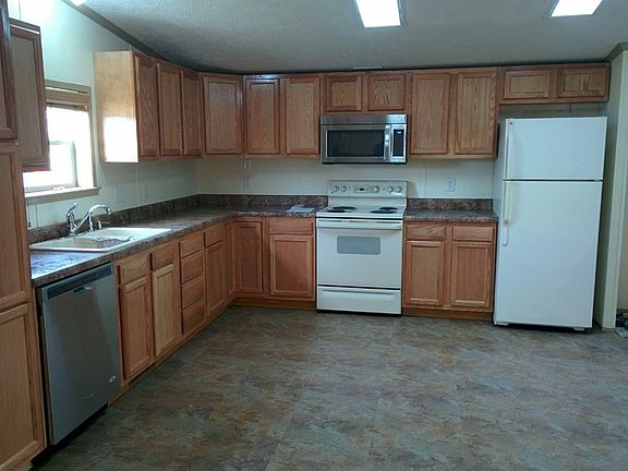 Kitchen
						:
						Everything in the kitchen stays