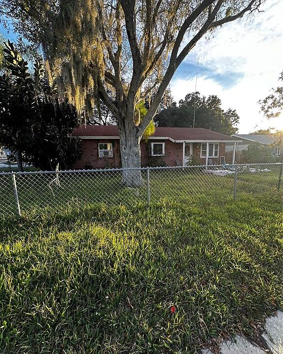 1st image of 2814 Hillsdale Ave
