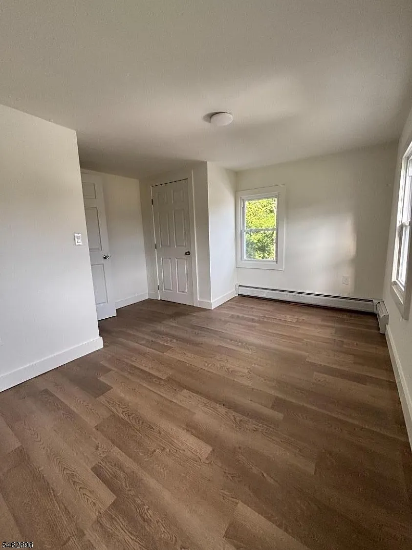 3 bed, 1.0 bath, $2,750 — Photo 3