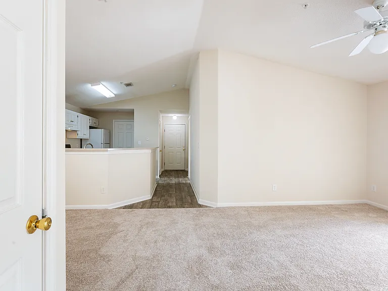 The Retreat at Grande Lake Apartments — Photo 30