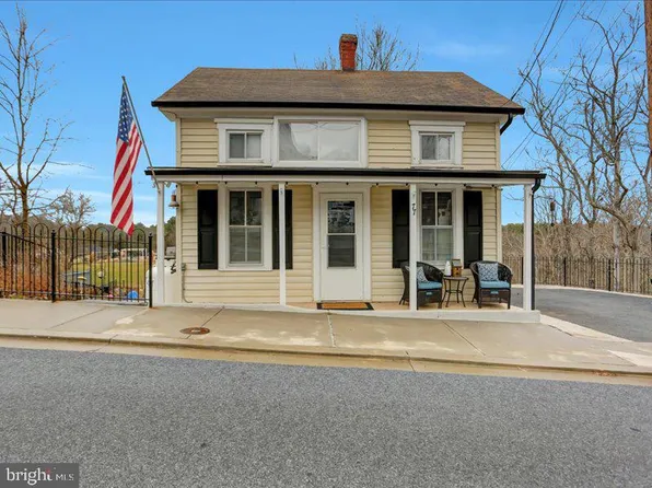 77 S Main St, Keedysville, MD 21756