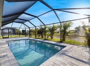 904 NW 12th Pl, Cape Coral, FL 33993