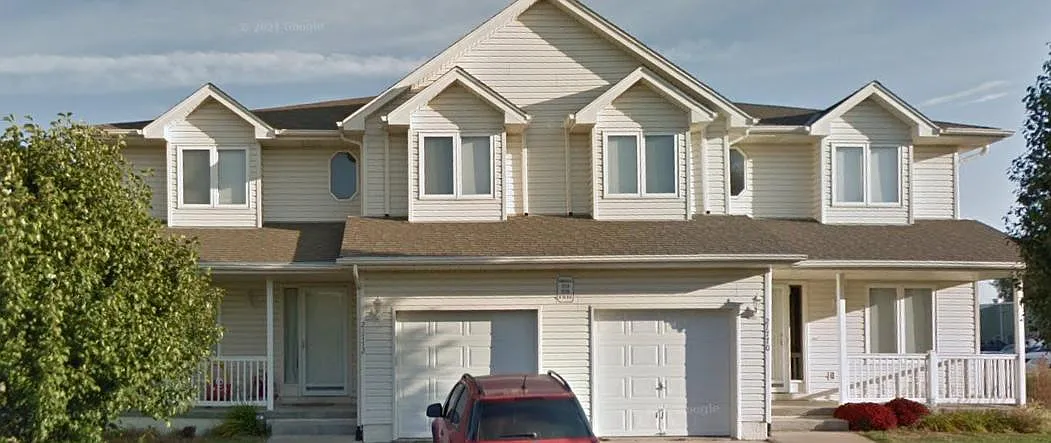 2 bed, 2.5 bath, 1600 sqft, $1,700 — Photo 2