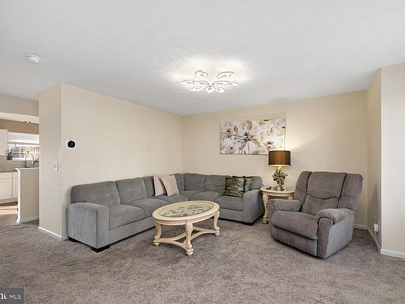 4th image of 110 Seabreeze Ln