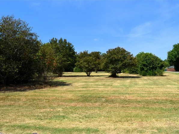 111 Bedfords Bnd, Gun Barrel City, TX 75156