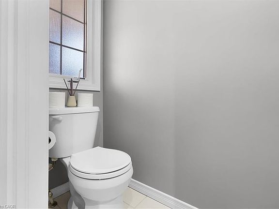 5th image of 72 Meadowridge St