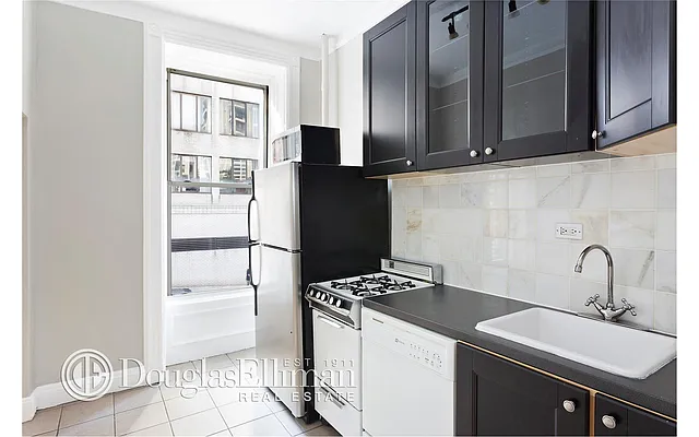 Rented by Douglas Elliman | media 13