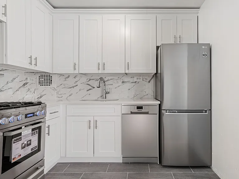 165 Christopher St #2QQ — Photo 1