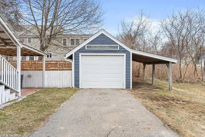 29 Versailles Ave — Photo 56