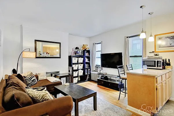 Rented by City Connections Realty | media 1