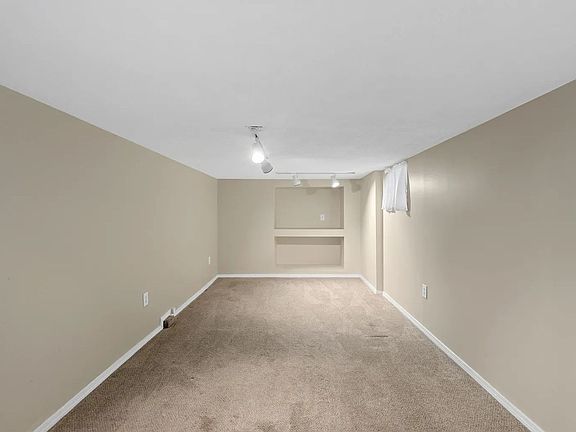 4th image of 6840 Plateau Ave