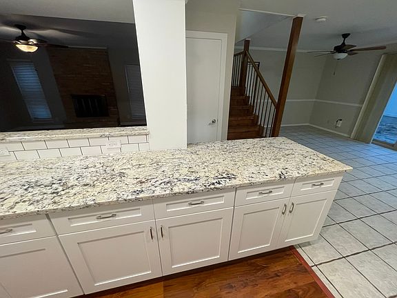 5th image of 3434 Northmoor St #11