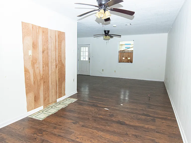 405 Johnston St — Photo 14