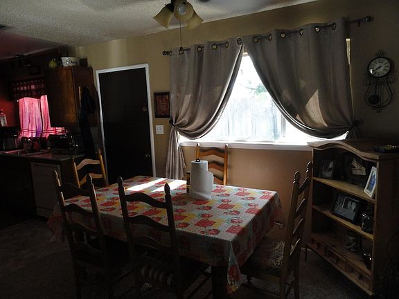 5th image of 1116 Hall Ct