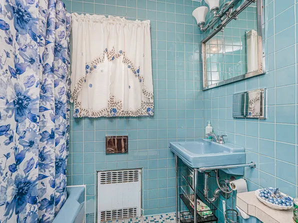 2421 West 1st Street image 21 of 30