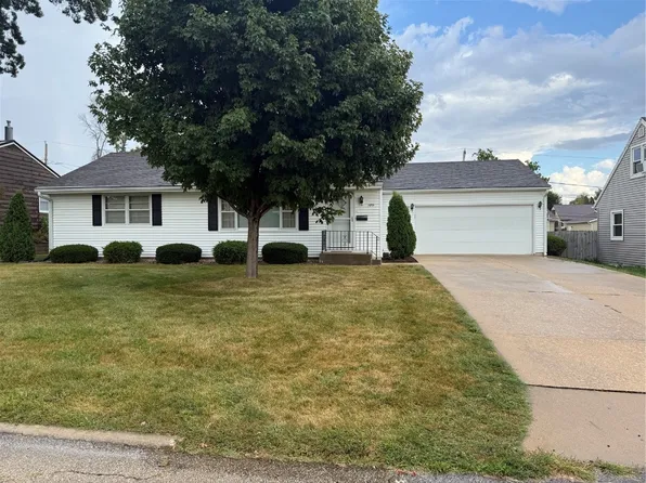 1495 25th St, Marion, IA 52302