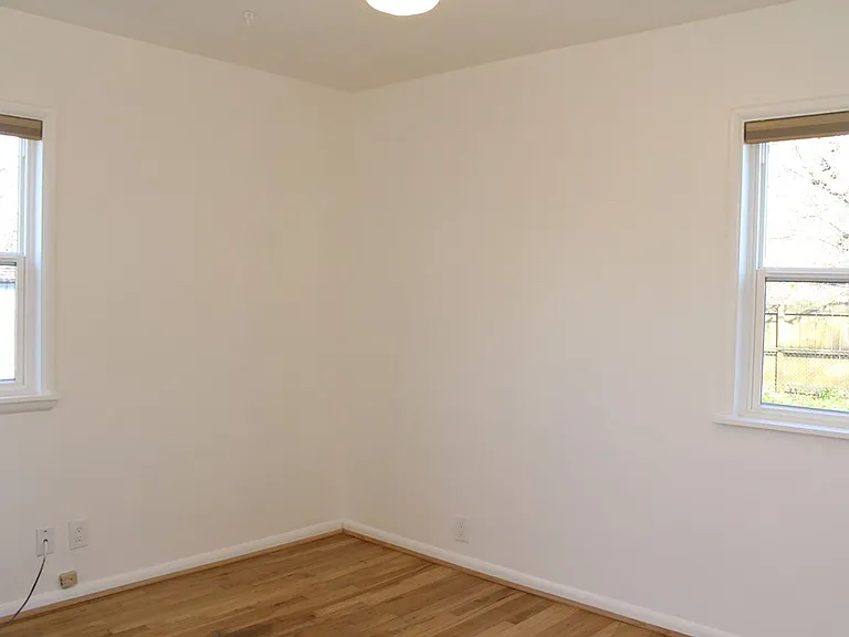 8401 NE Going Pl — Photo 17