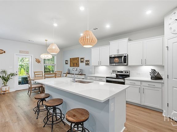 5th image of 290 Monterey Loop Drive