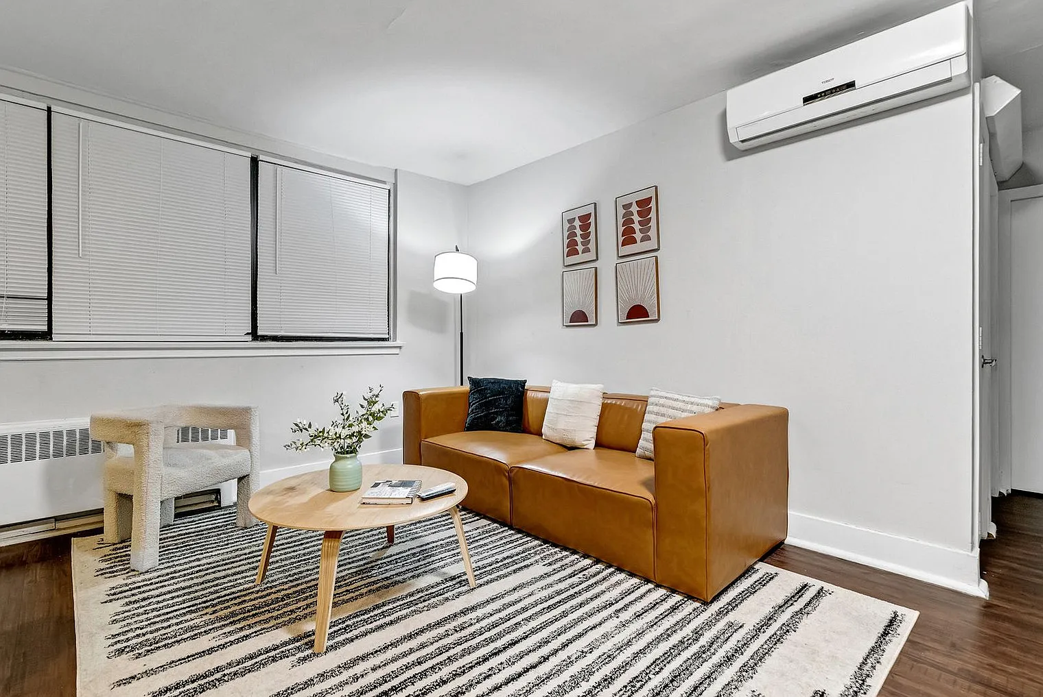1 bed, 1.0 bath, 839 sqft, $3,036 — Photo 4
