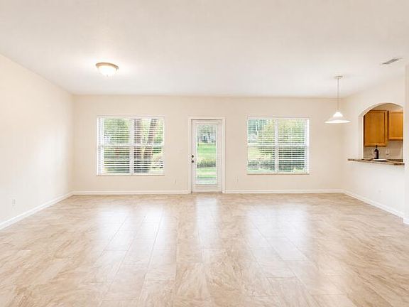 3rd image of 4406 NE Windmill Palm Way