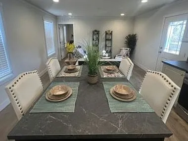 3 bed, 2.0 bath, 1056 sqft, $1,659 — Photo 3