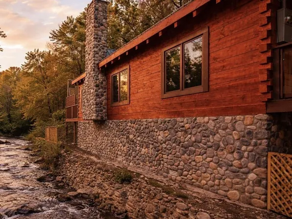 289 Roaring Fork Rd, Gatlinburg, TN 37738