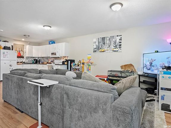 5th image of 753 Rae STREET