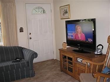 3rd image of 419 Asbury Ln