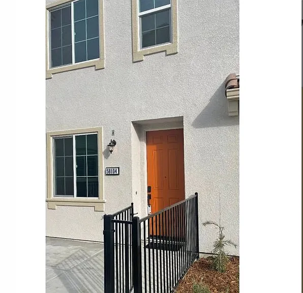 5301 E Commerce Way #58104 — Photo 2