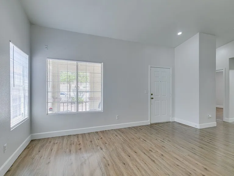 9660 Crystal Ridge Rd — Photo 10