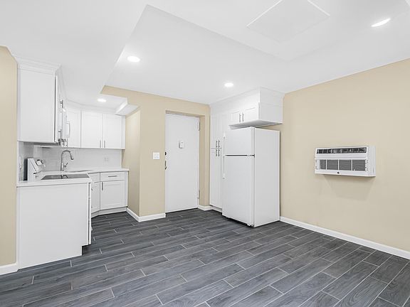 4th image of 665 Thwaites Pl #D