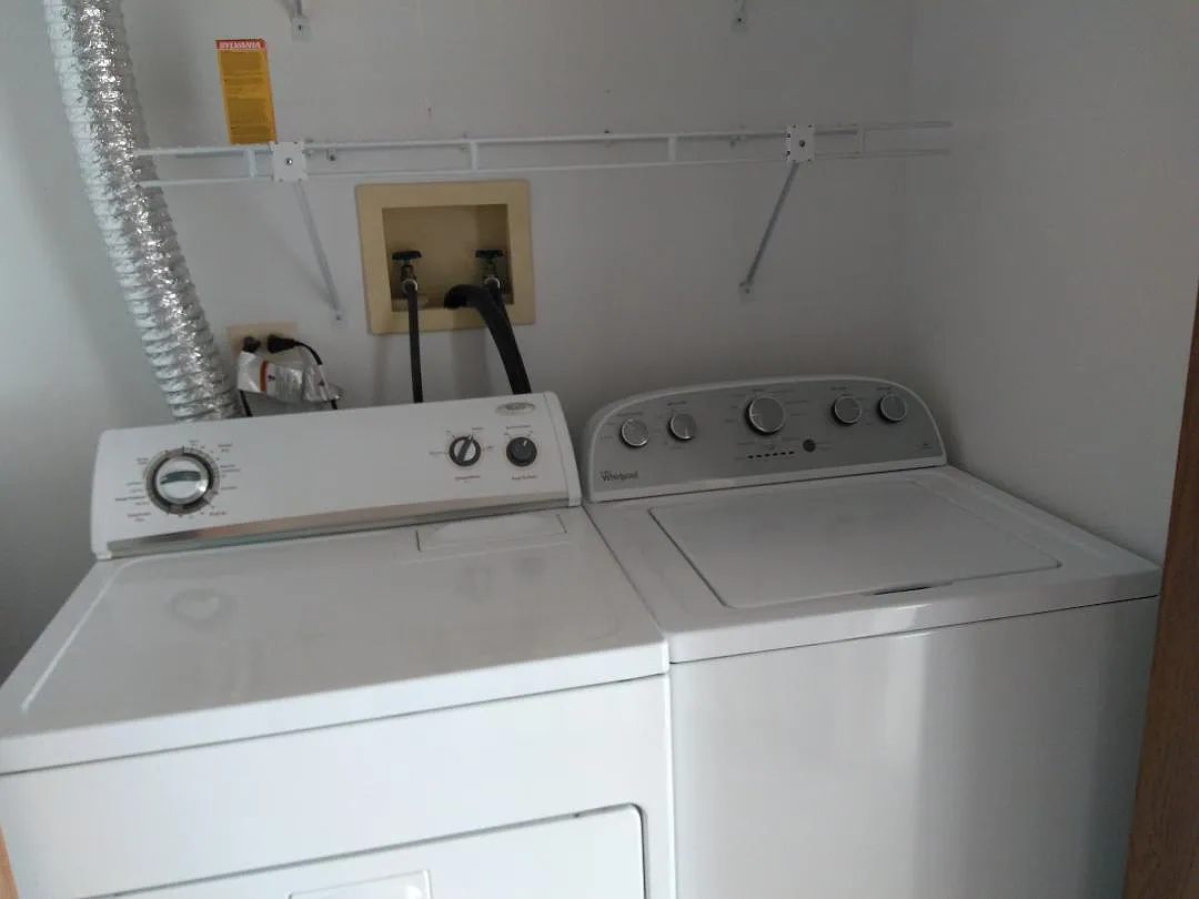 2 bed, 2.5 bath, 1175 sqft, $2,750 — Photo 3