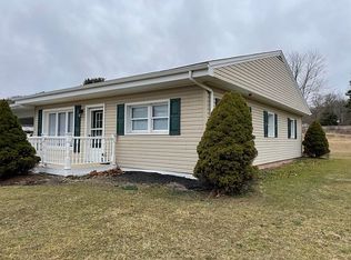 7 Sunset Lake Rd, Hunlock Creek, PA 18621