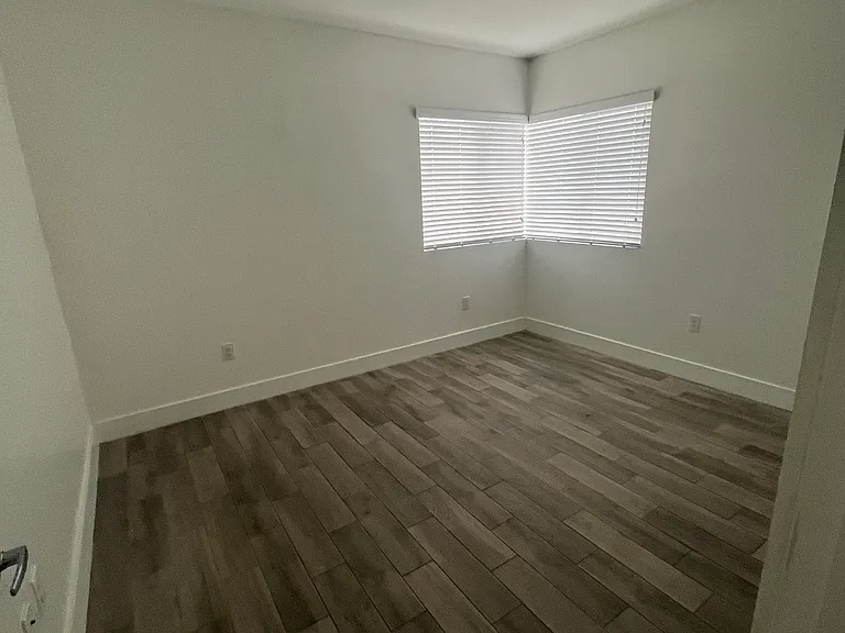 486 E 30th St #101 — Photo 15