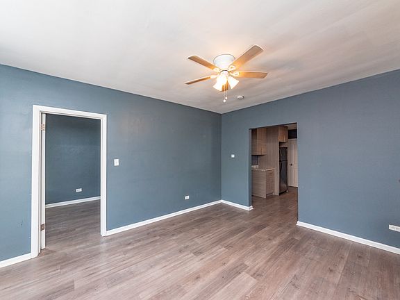 4th image of 2308 W Grand Ave #2F