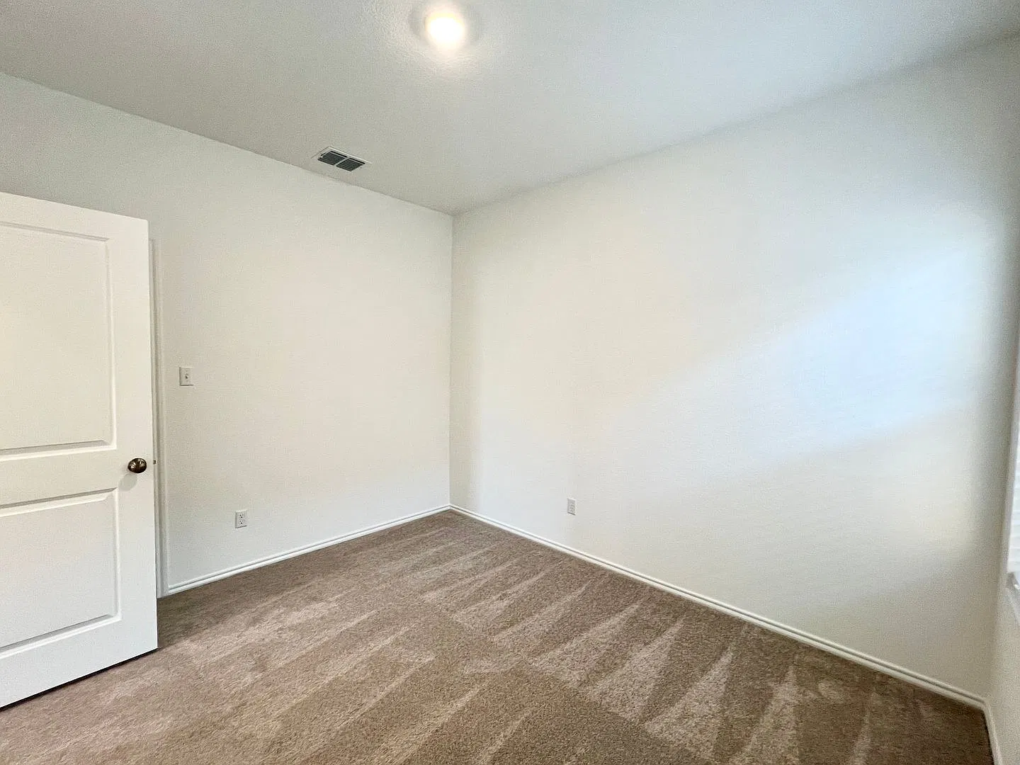 Don't miss out on this Beauty! — Photo 4