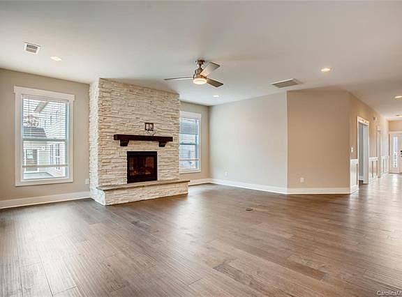 5th image of 8316 Sandstone Crest Ln #004