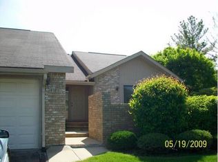 4181 Foxpointe Dr #1, West Bloomfield, MI 48323