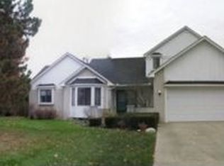 6458 Wood Pond Rd, West Bloomfield, MI 48323