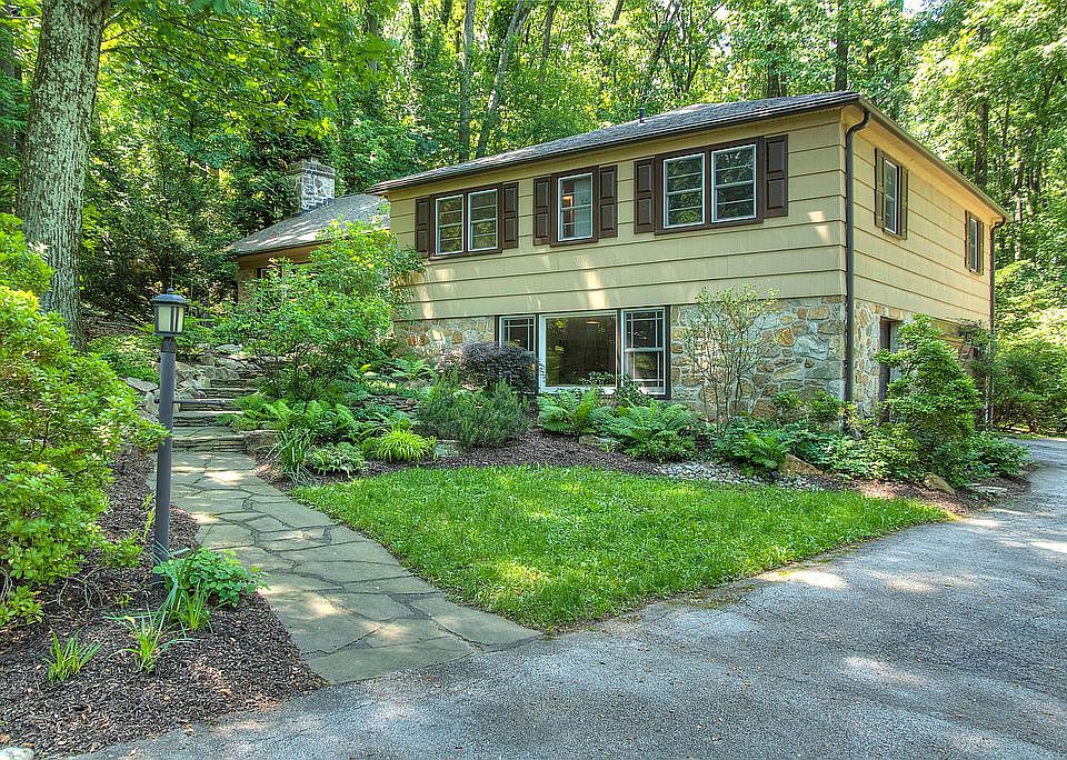 2nd image of 429 Fletcher Rd