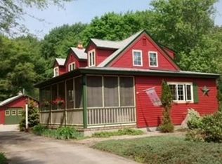 6 School St, Upton, MA 01568