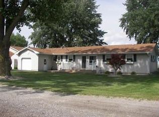 4966 Lakeside Dr, Pinconning, MI