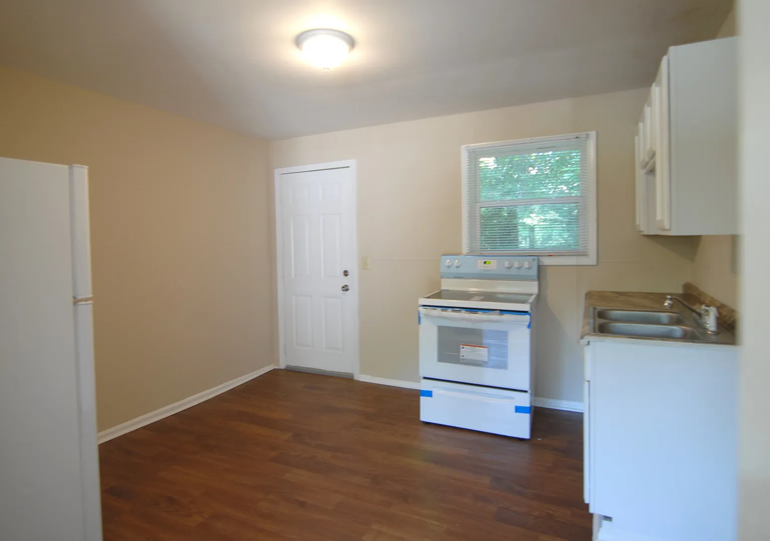 1018 Dillard St. — Photo 4